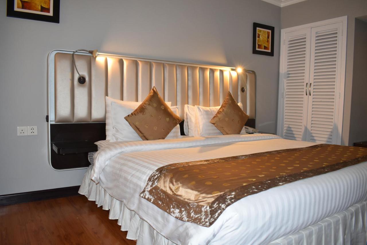 Ramada Plaza By Wyndham Karachi Airport Hotel Ngoại thất bức ảnh A bedroom at the hotel