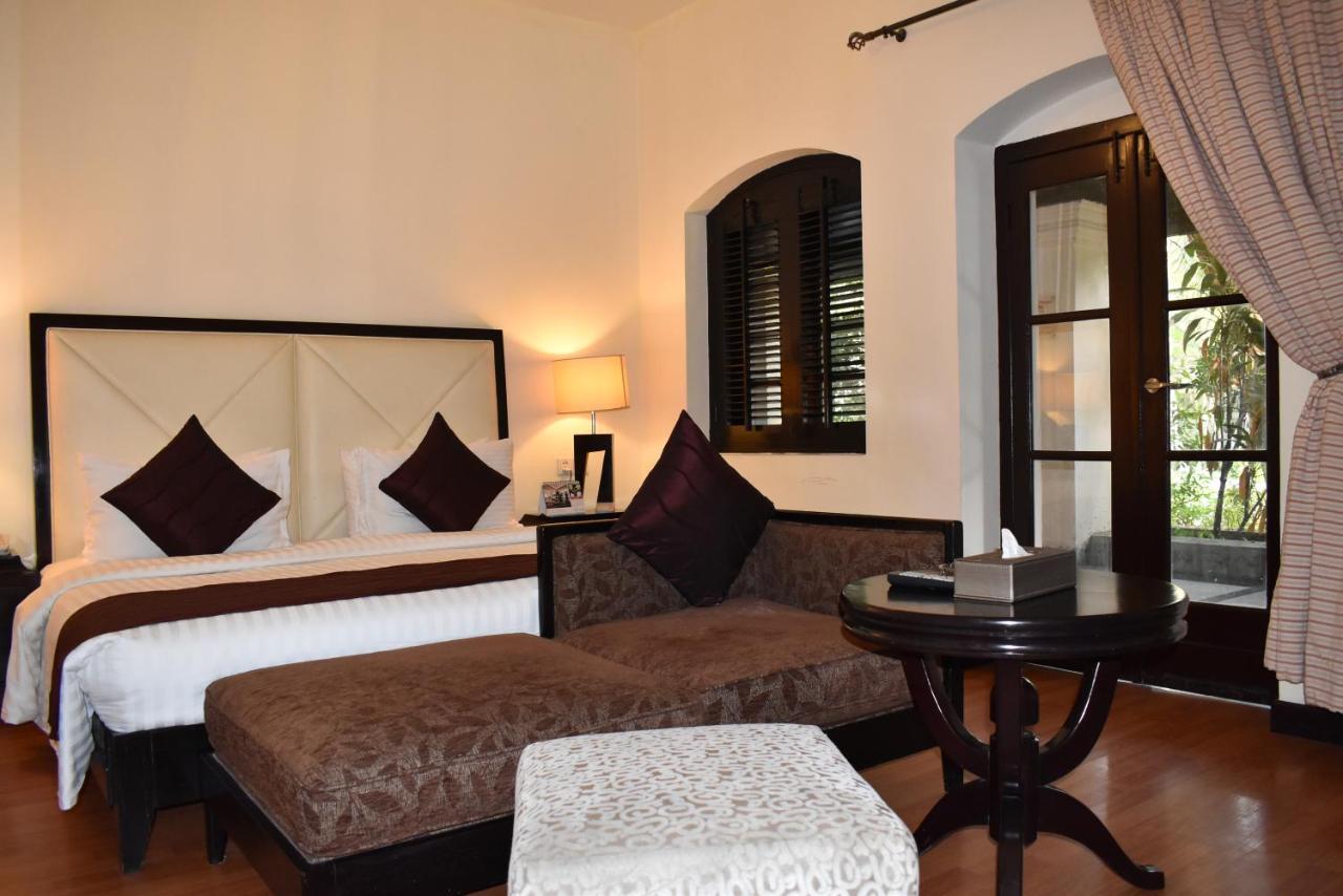 Ramada Plaza By Wyndham Karachi Airport Hotel Ngoại thất bức ảnh A room at the hotel