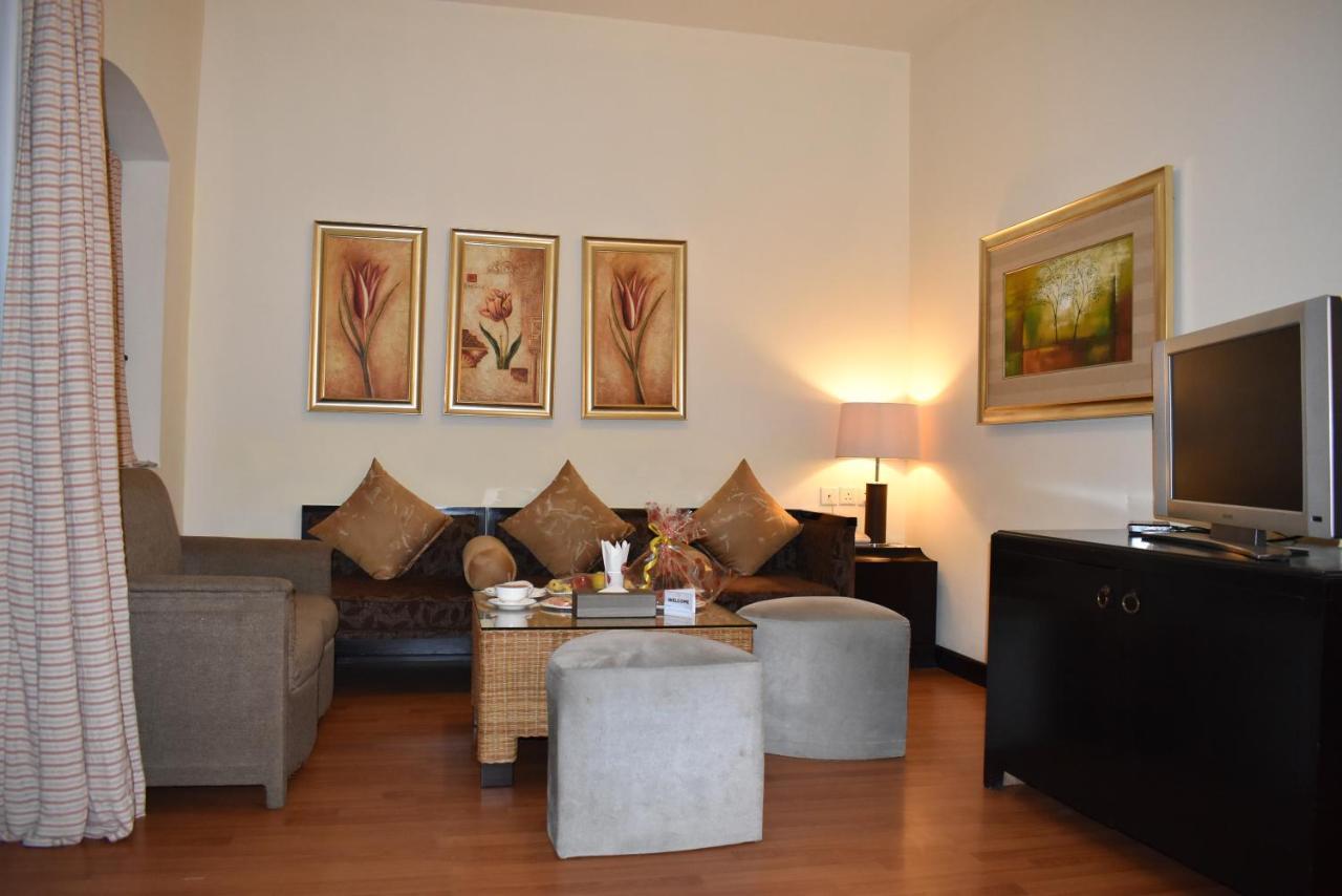 Ramada Plaza By Wyndham Karachi Airport Hotel Ngoại thất bức ảnh Living room